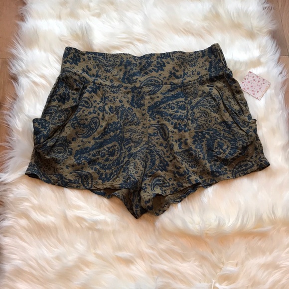 Free People Pants - Free People Paisley Print Shorts in Olive